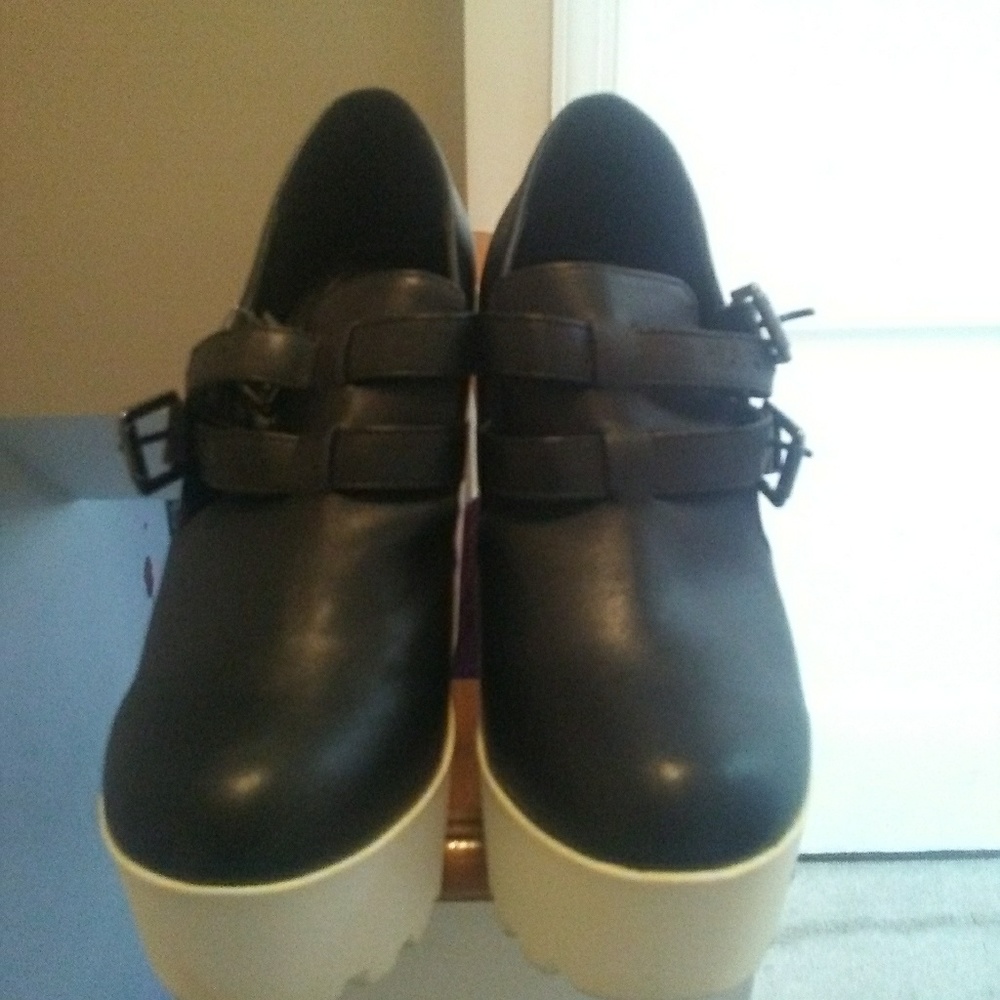 Woman's shoes